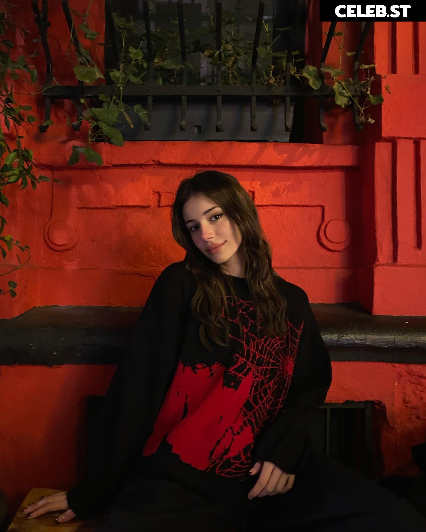 Ebrar Karabakan / ebrarkrbkn / ebbrarkrbkn Image 4917932