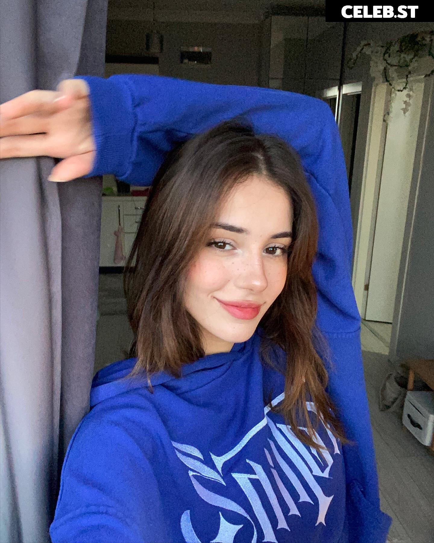 Ebrar Karabakan / ebrarkrbkn / ebbrarkrbkn Image 4919649