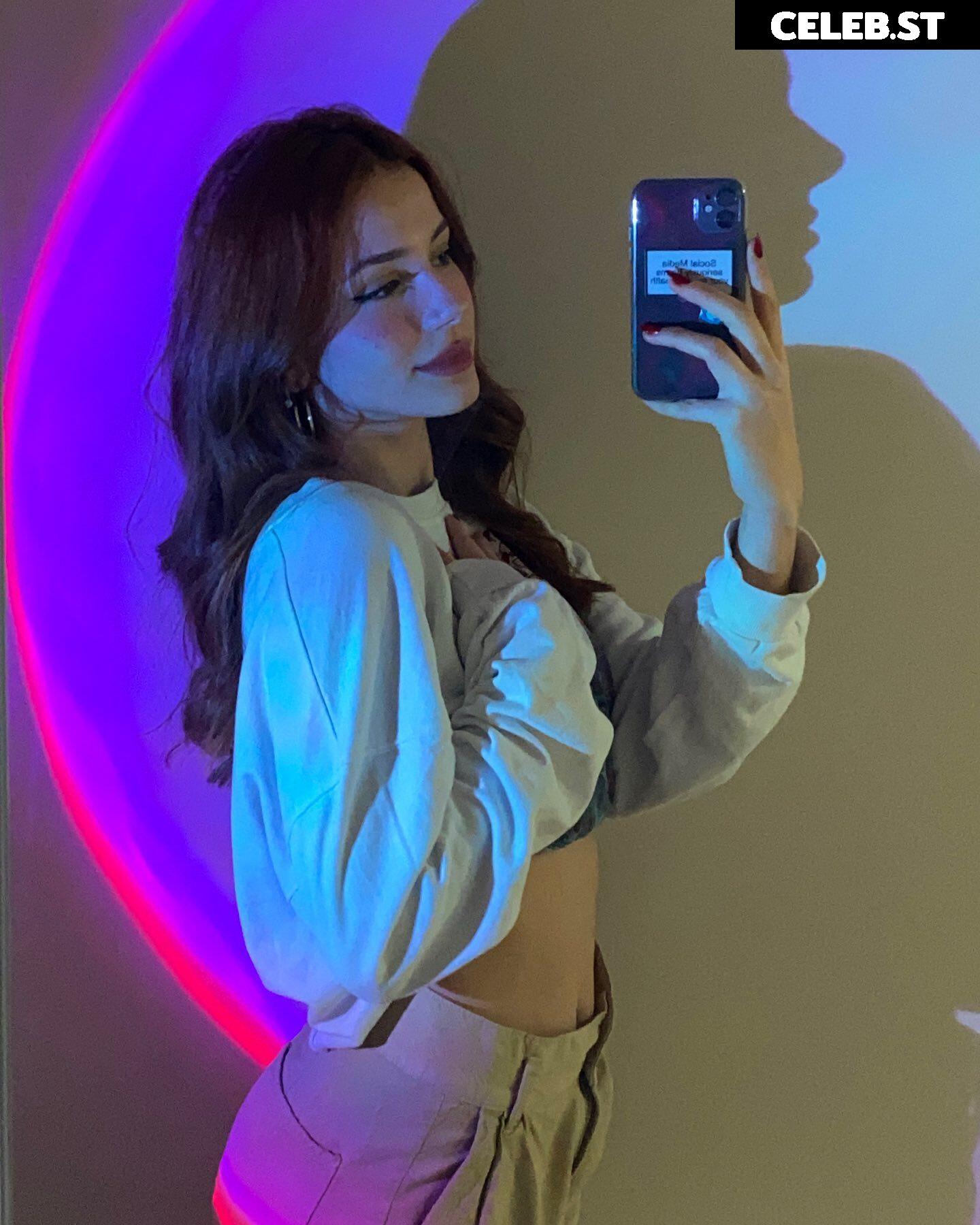 Ebrar Karabakan / ebrarkrbkn / ebbrarkrbkn Image 4919331