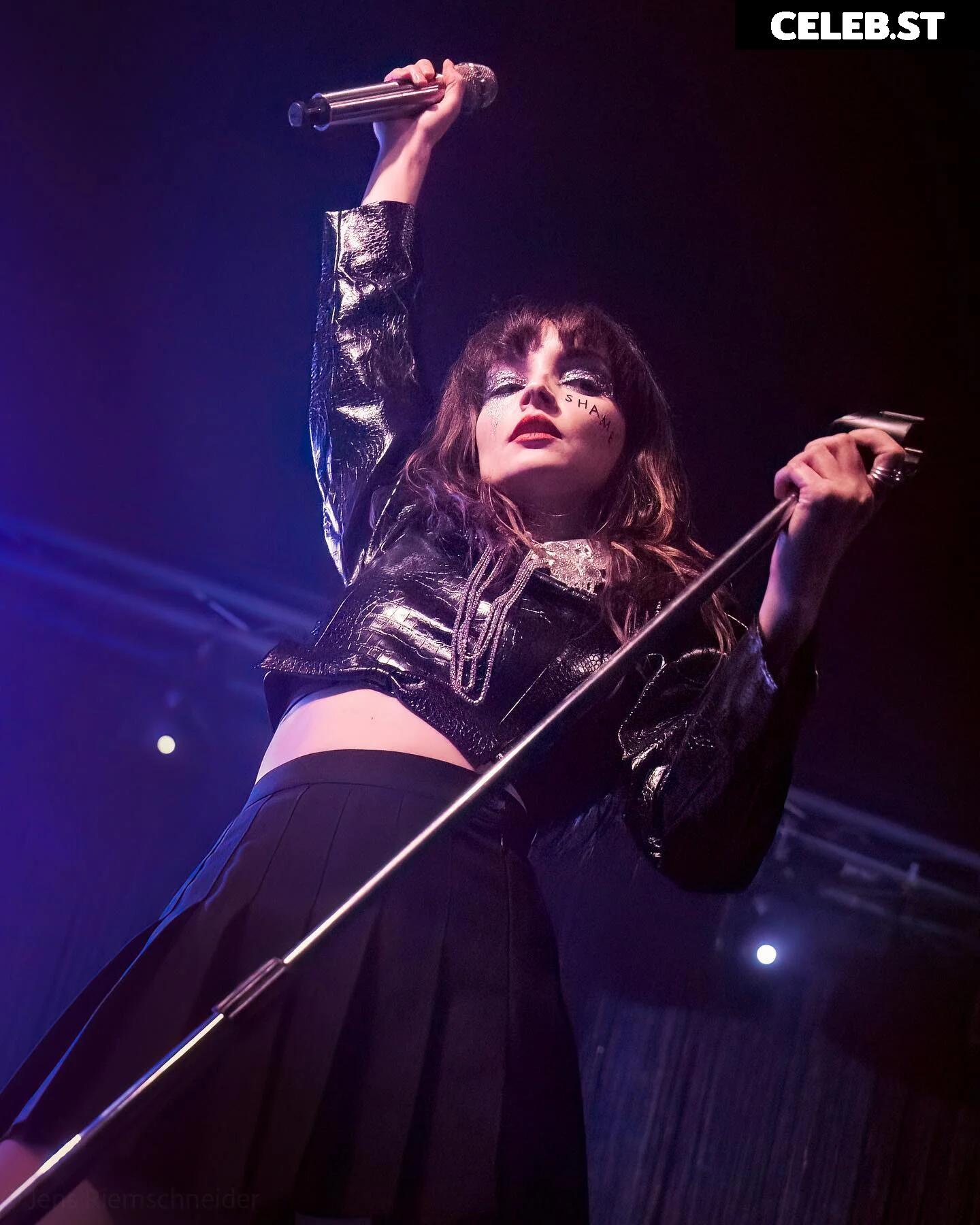 Lauren Mayberry (Singer) Image 4496177