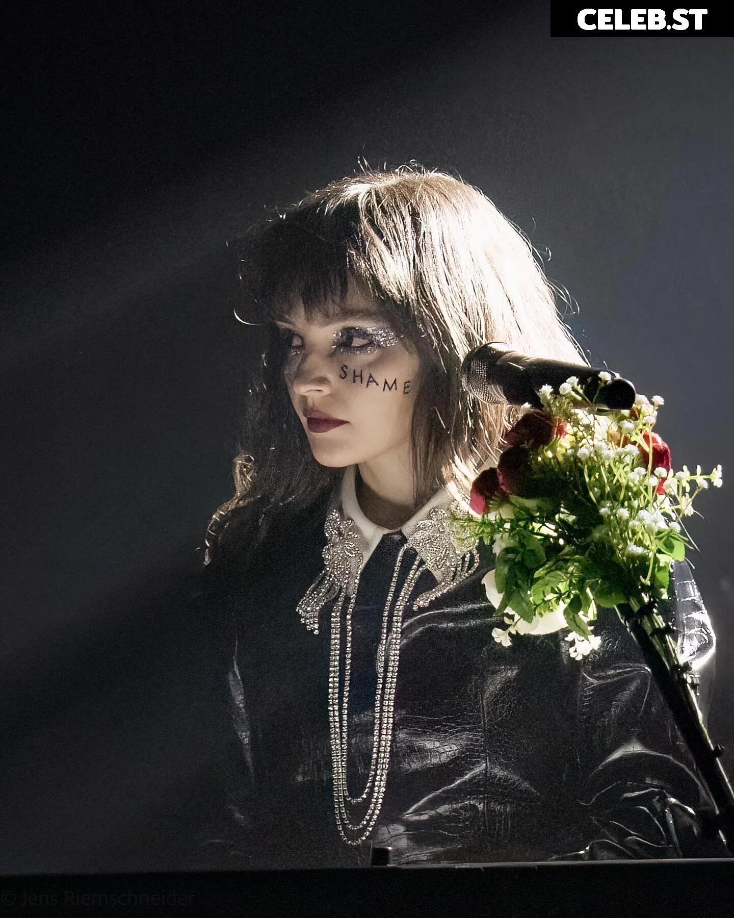 Lauren Mayberry (Singer) Image 4496082