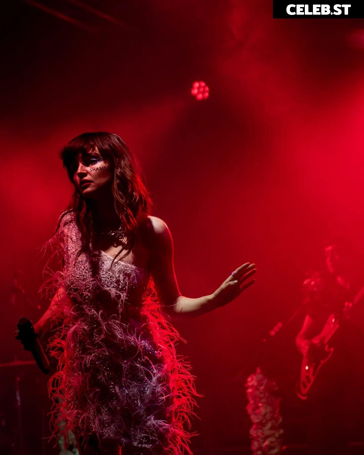 Lauren Mayberry (Singer) Image 4494641