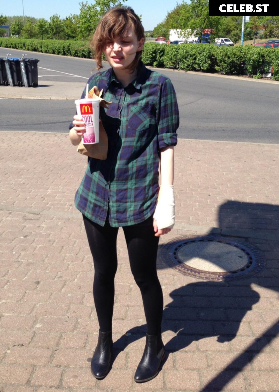 Lauren Mayberry (Singer) Image 4491329