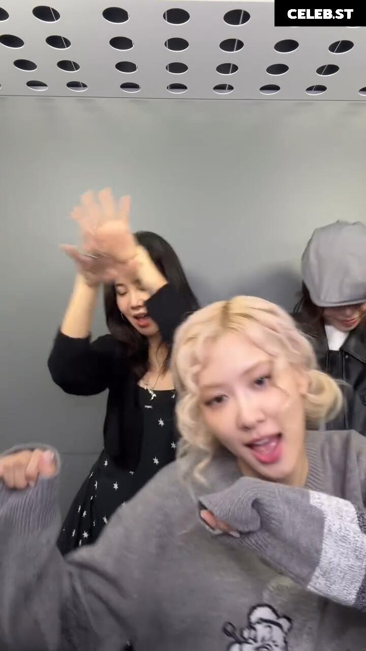 Rosé || Roseanne Park - BLΛƆKPIИK ( BLACKPINK ) Image 4492943
