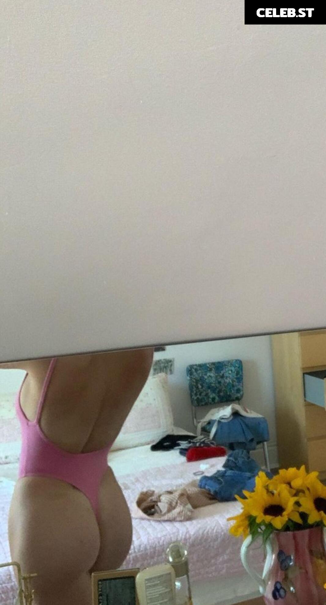 Natalie Vaughan-Graham Image 449365