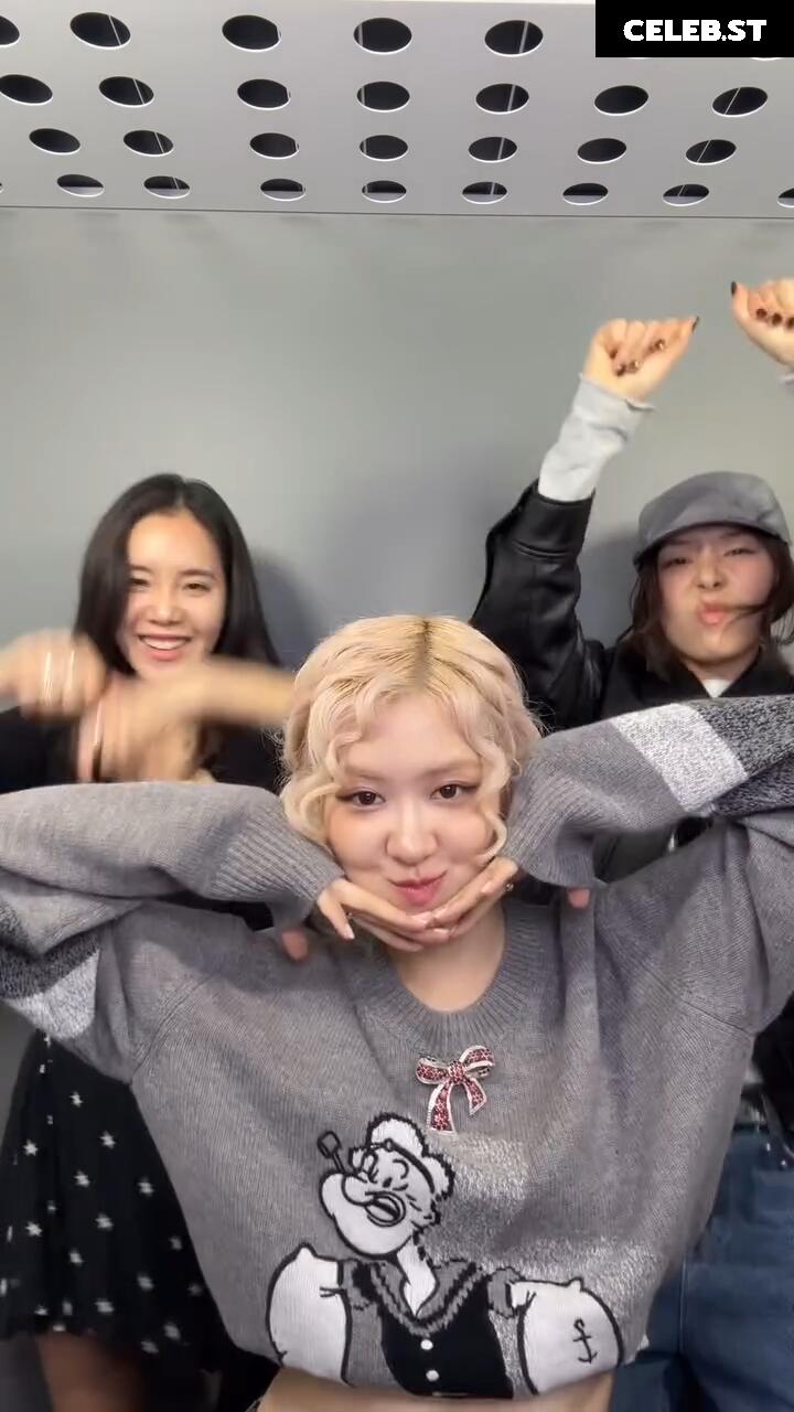 Rosé || Roseanne Park - BLΛƆKPIИK ( BLACKPINK ) Image 4493108