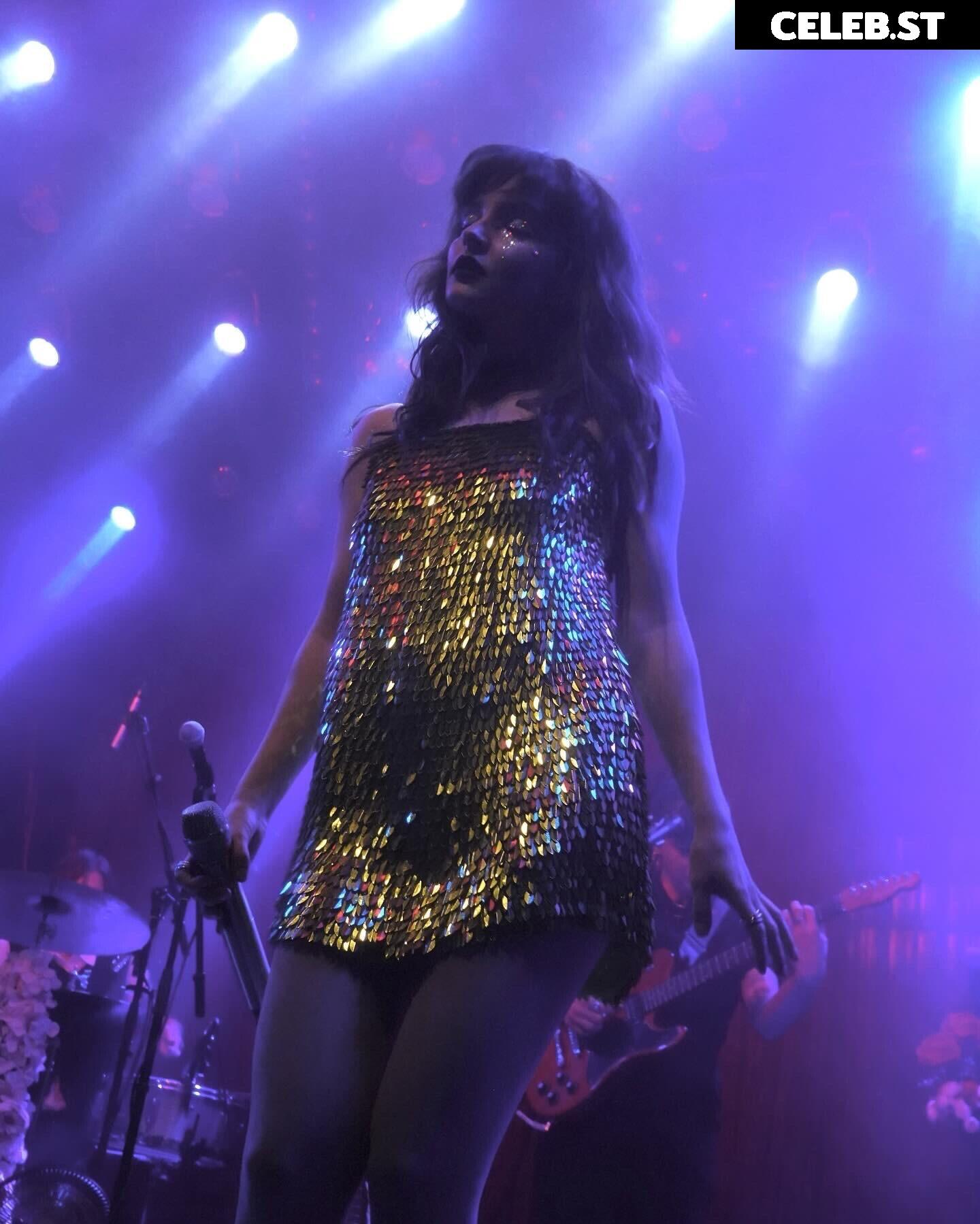 Lauren Mayberry (Singer) Image 4493251