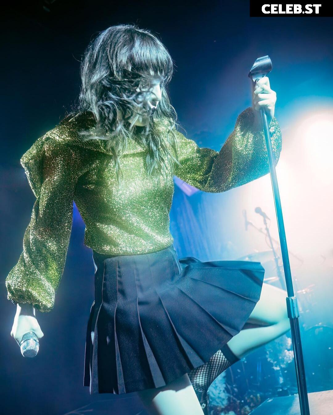 Lauren Mayberry (Singer) Image 4490104