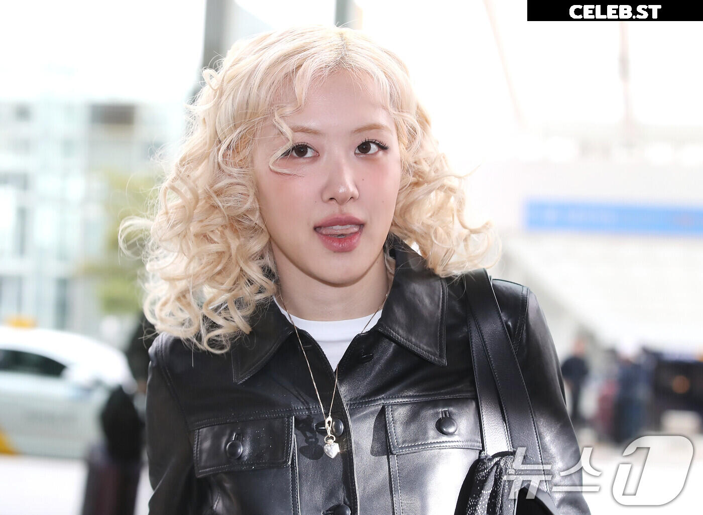 Rosé || Roseanne Park - BLΛƆKPIИK ( BLACKPINK ) Image 4490985
