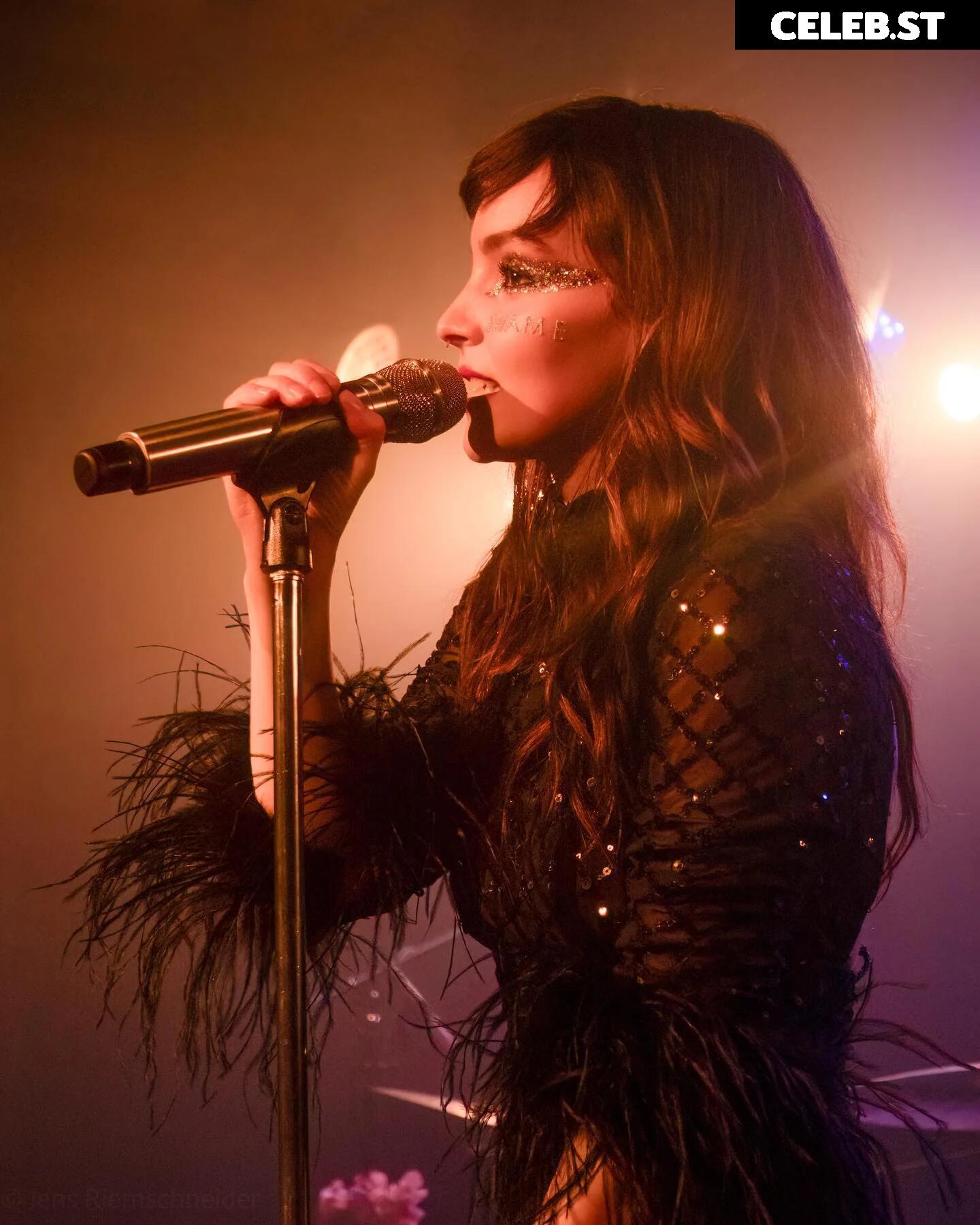 Lauren Mayberry (Singer) Image 4490907