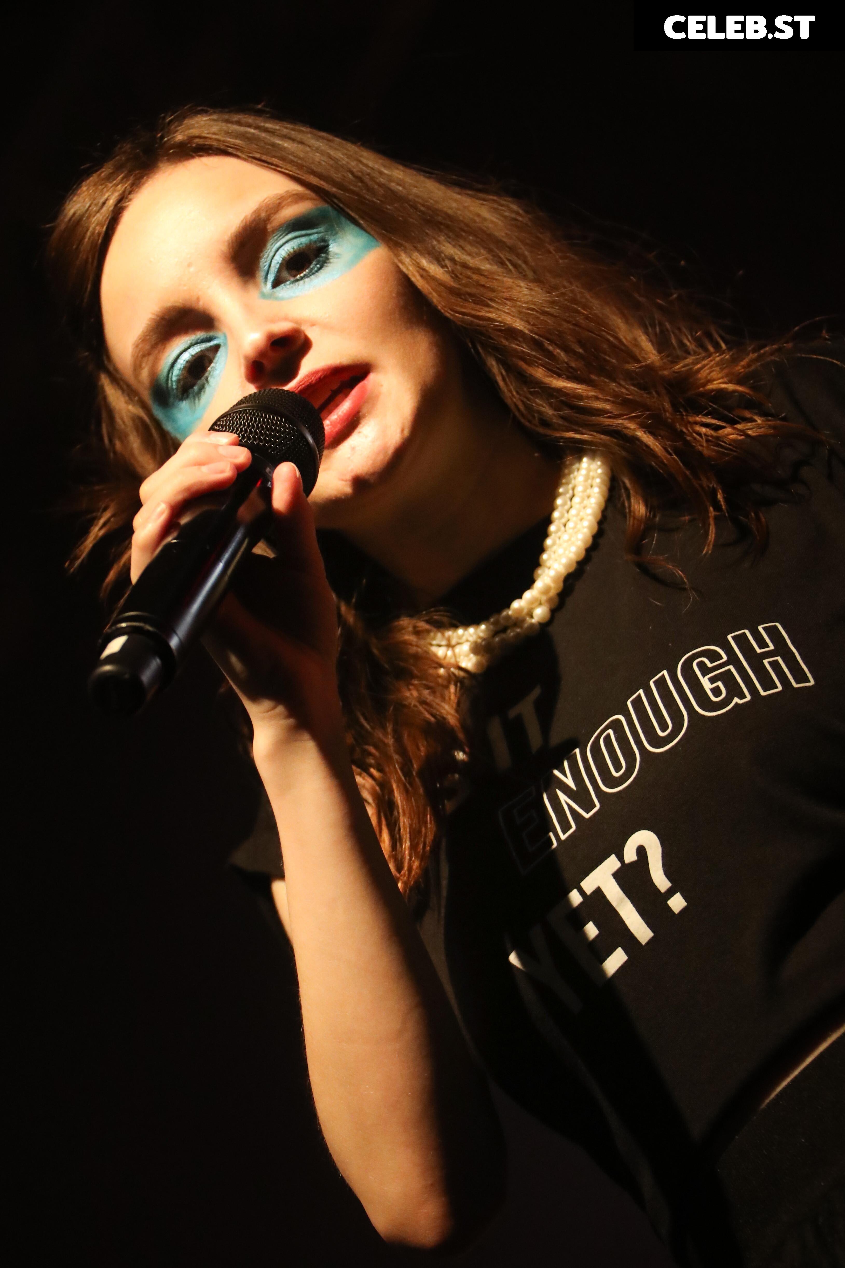 Lauren Mayberry (Singer) Image 4499817