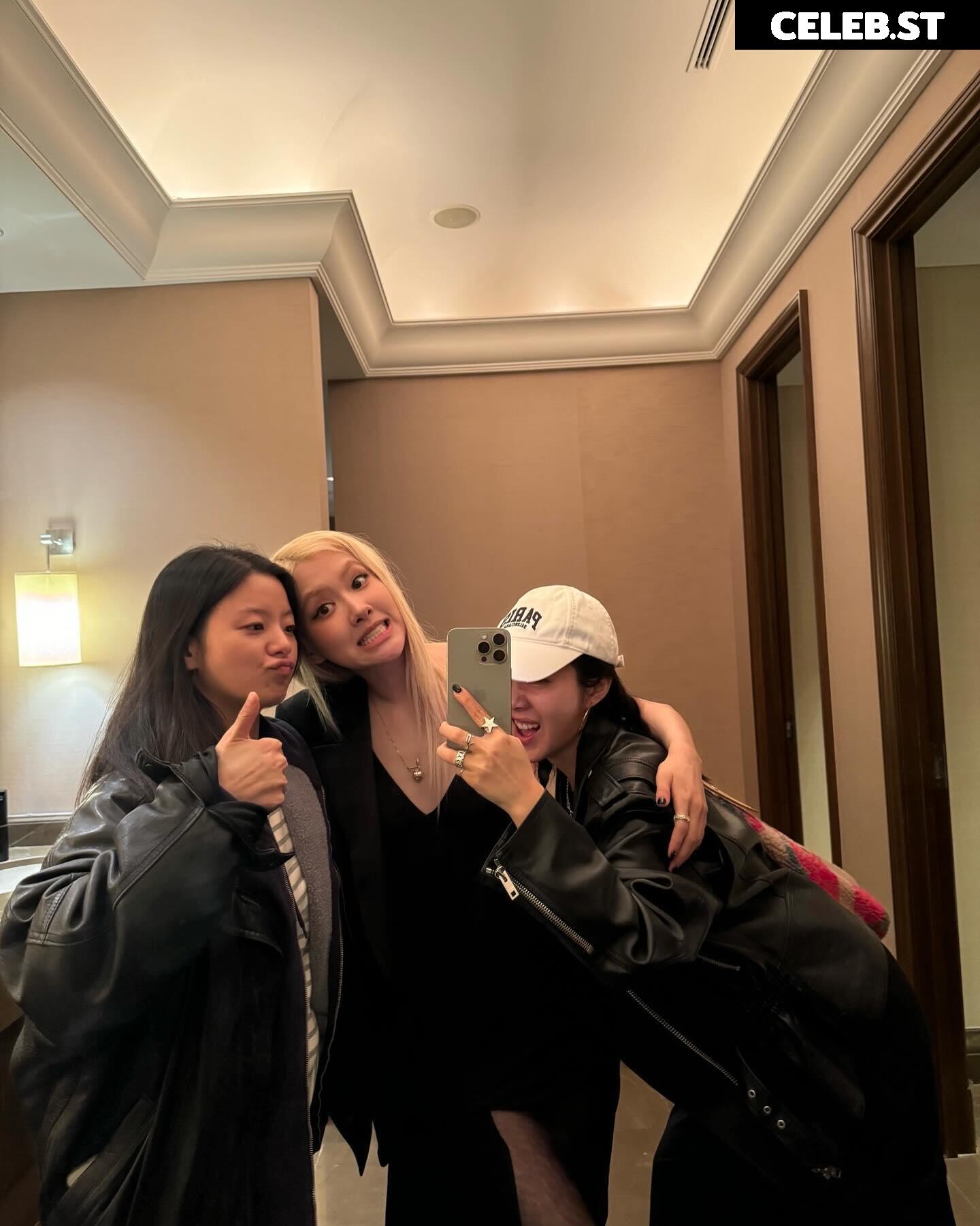 Rosé || Roseanne Park - BLΛƆKPIИK ( BLACKPINK ) Image 4499654