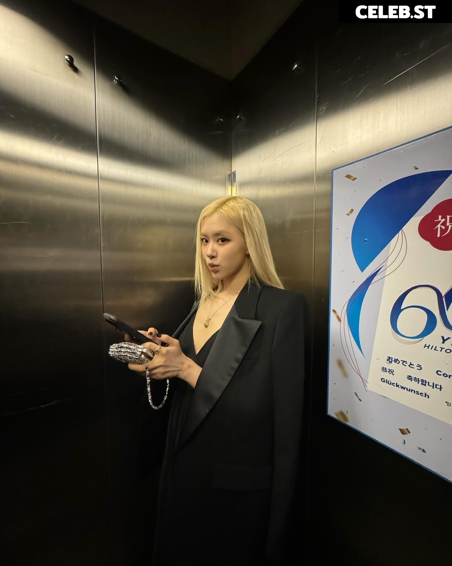 Rosé || Roseanne Park - BLΛƆKPIИK ( BLACKPINK ) Image 4499610