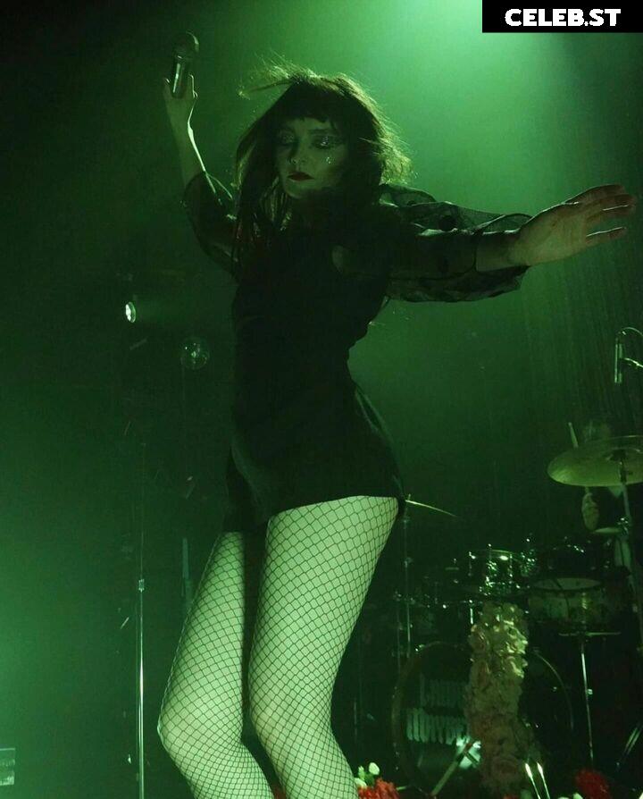 Lauren Mayberry (Singer) Image 4498658