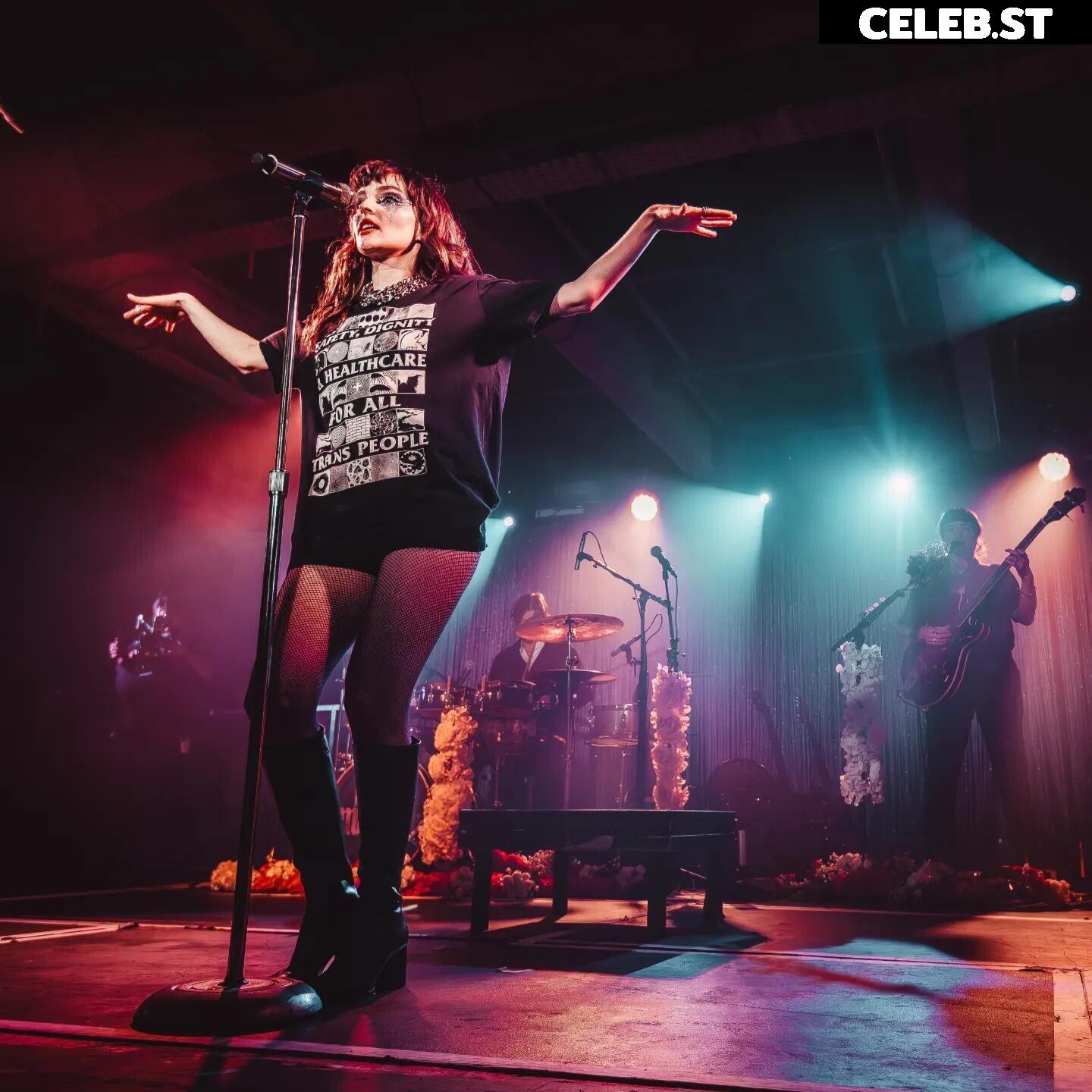 Lauren Mayberry (Singer) Image 4485037
