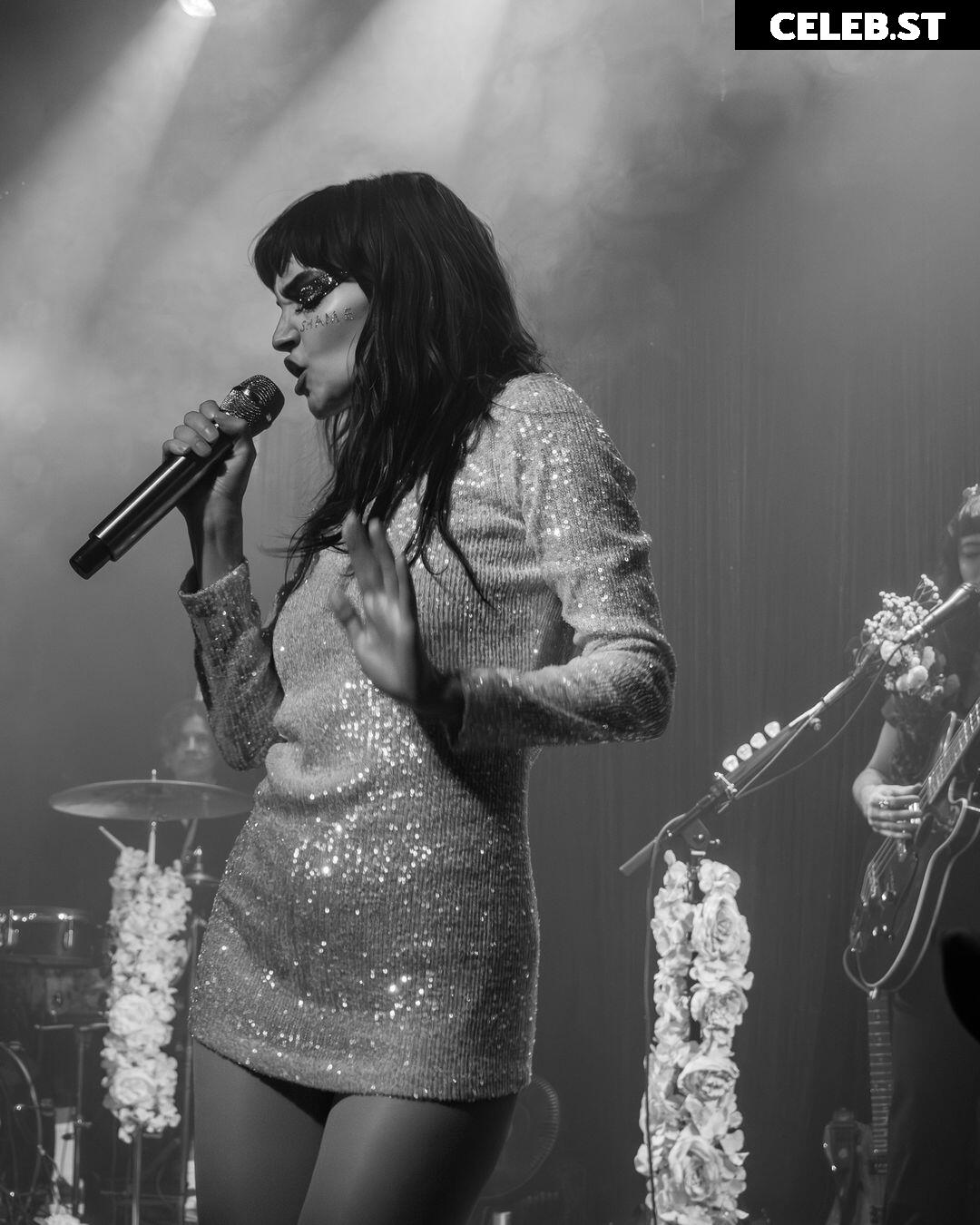 Lauren Mayberry (Singer) Image 4484860