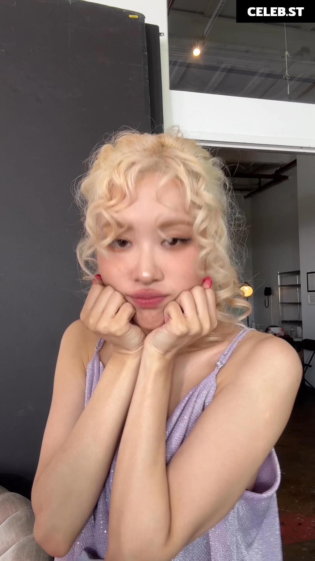 Rosé || Roseanne Park - BLΛƆKPIИK ( BLACKPINK ) Image 4484412