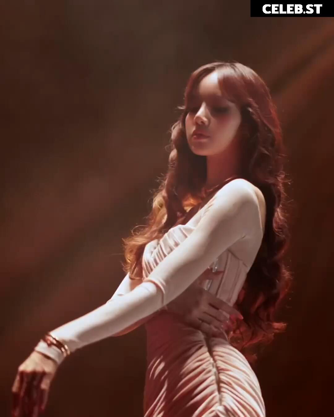 Lisa | BLΛƆKPIИK (Blackpink) Image 4481079