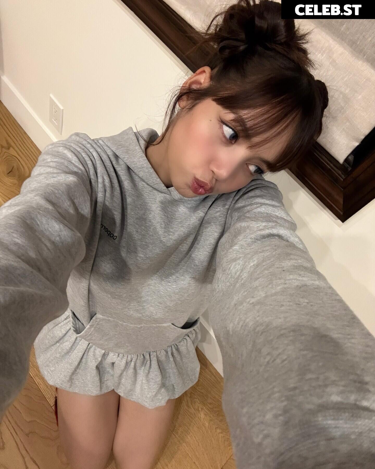 Lisa | BLΛƆKPIИK (Blackpink) Image 4482920