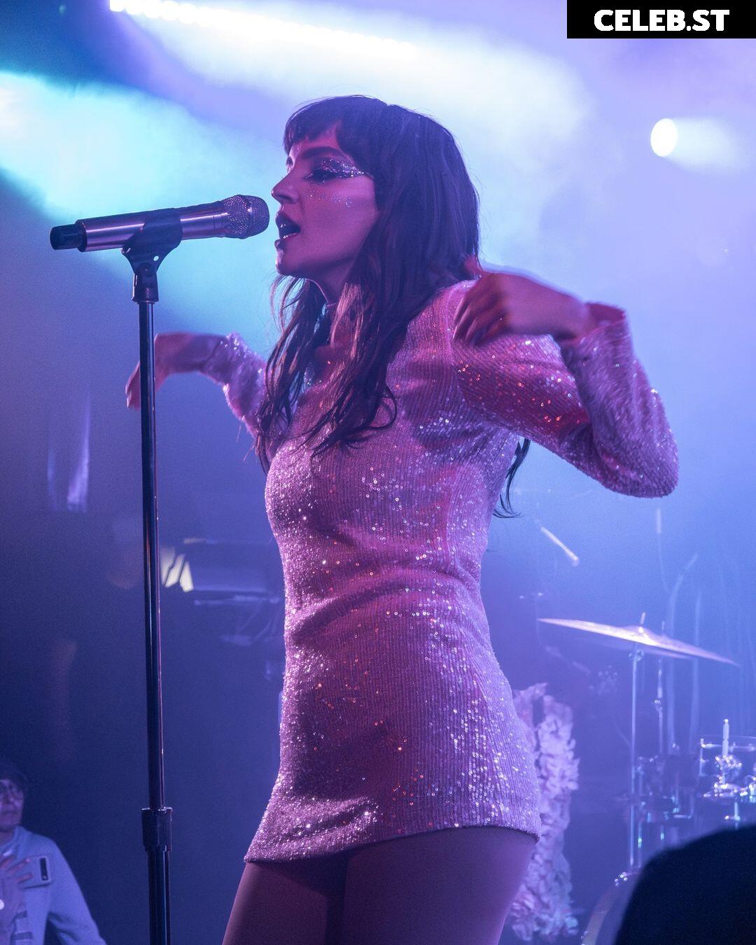 Lauren Mayberry (Singer) Image 4483445