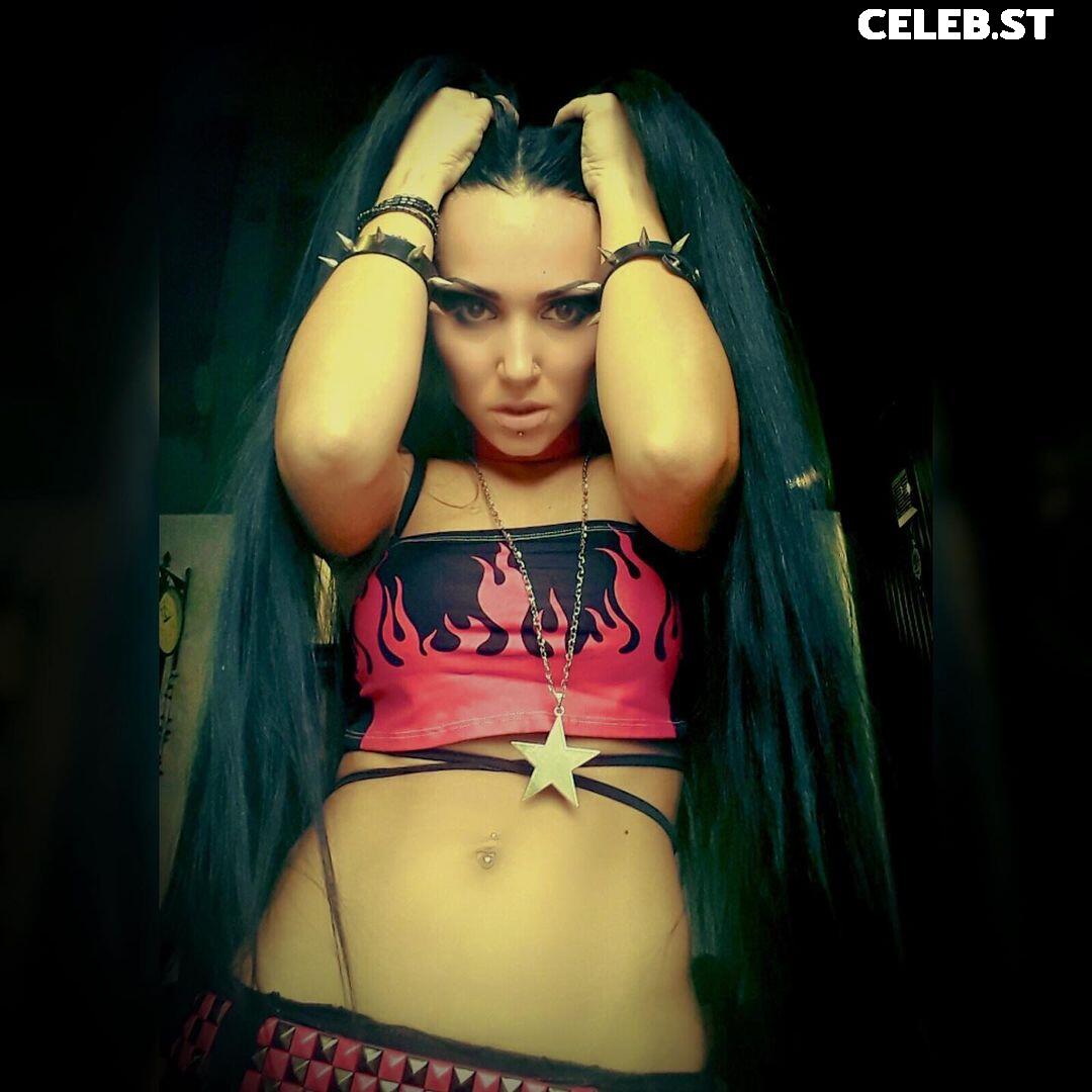 Women of Metal Image 4480660