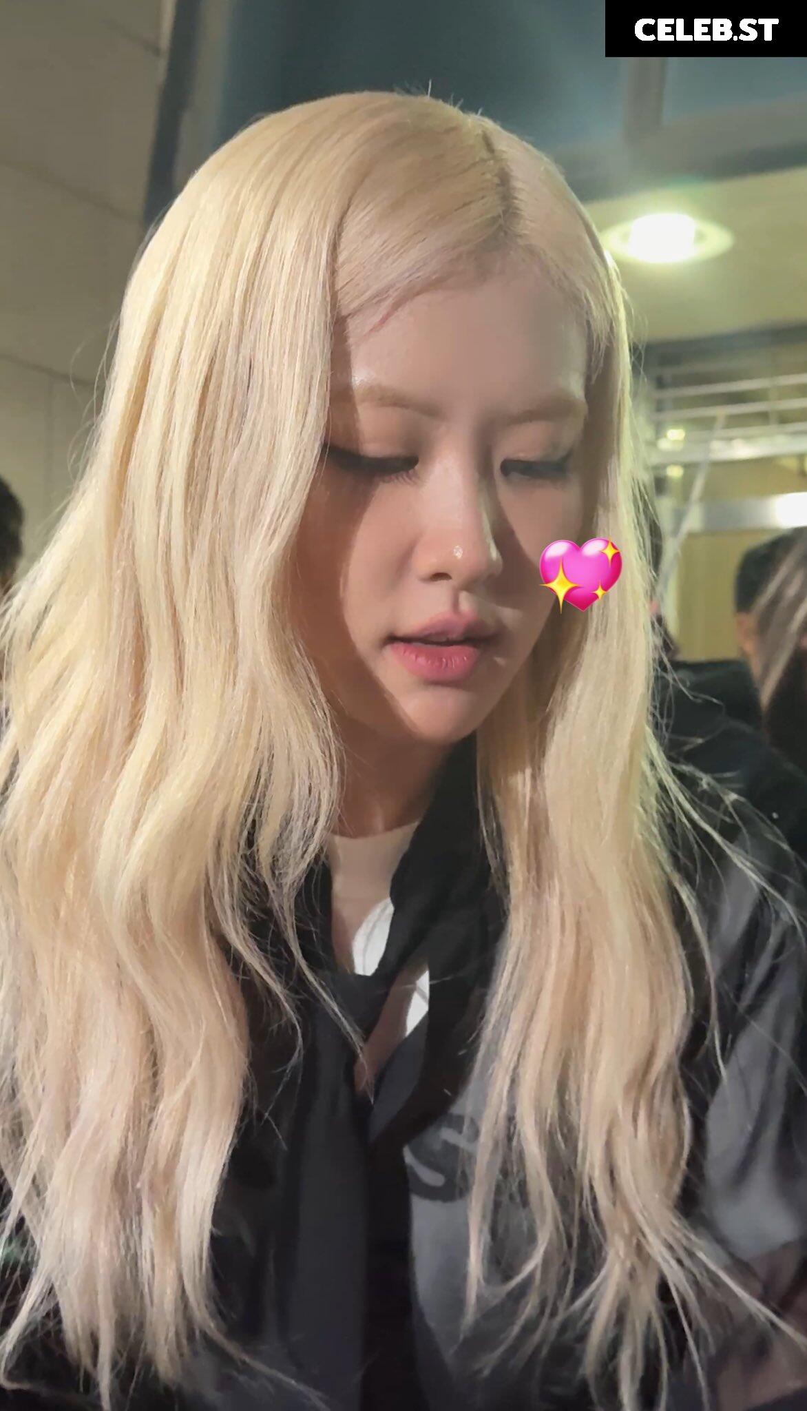 Rosé || Roseanne Park - BLΛƆKPIИK ( BLACKPINK ) Image 4489881