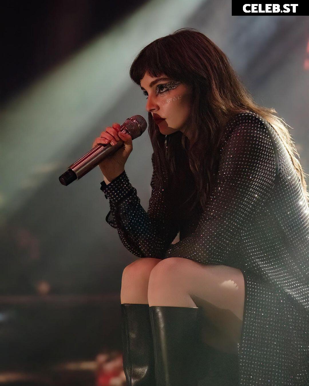 Lauren Mayberry (Singer) Image 4489032