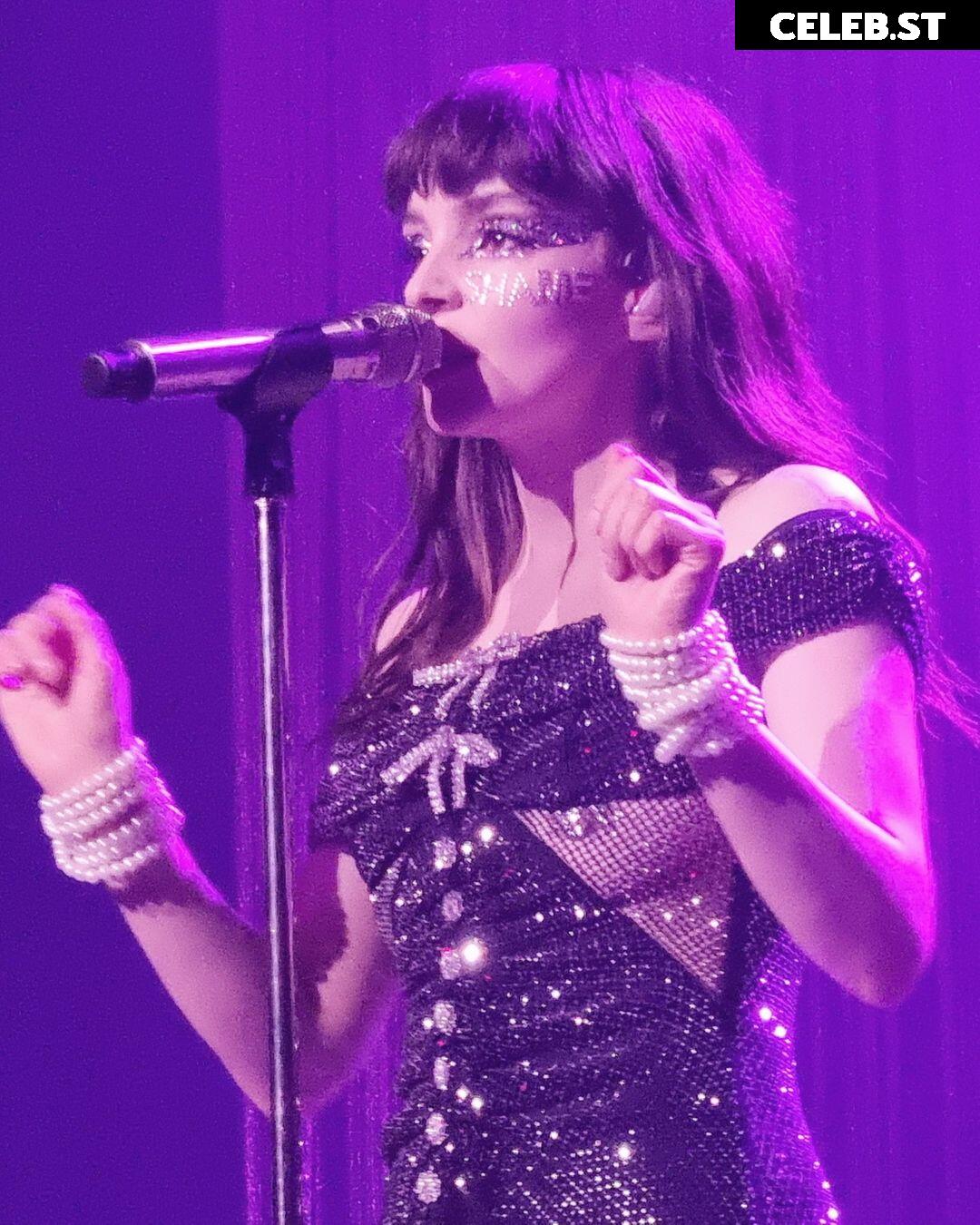 Lauren Mayberry (Singer) Image 4488771