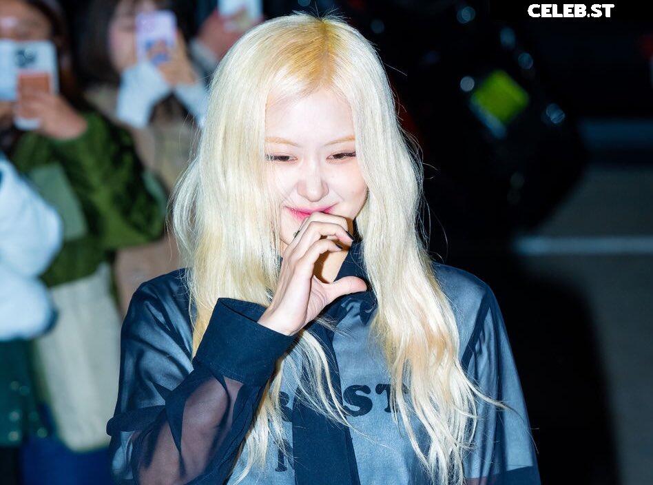 Rosé || Roseanne Park - BLΛƆKPIИK ( BLACKPINK ) Image 4488661