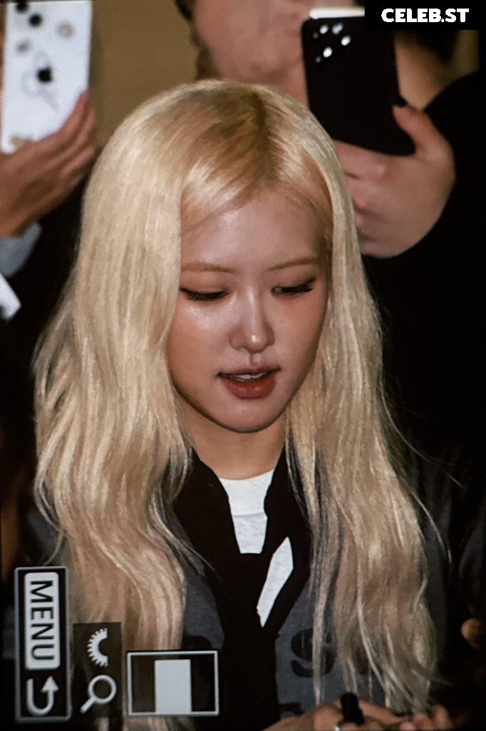 Rosé || Roseanne Park - BLΛƆKPIИK ( BLACKPINK ) Image 4488383