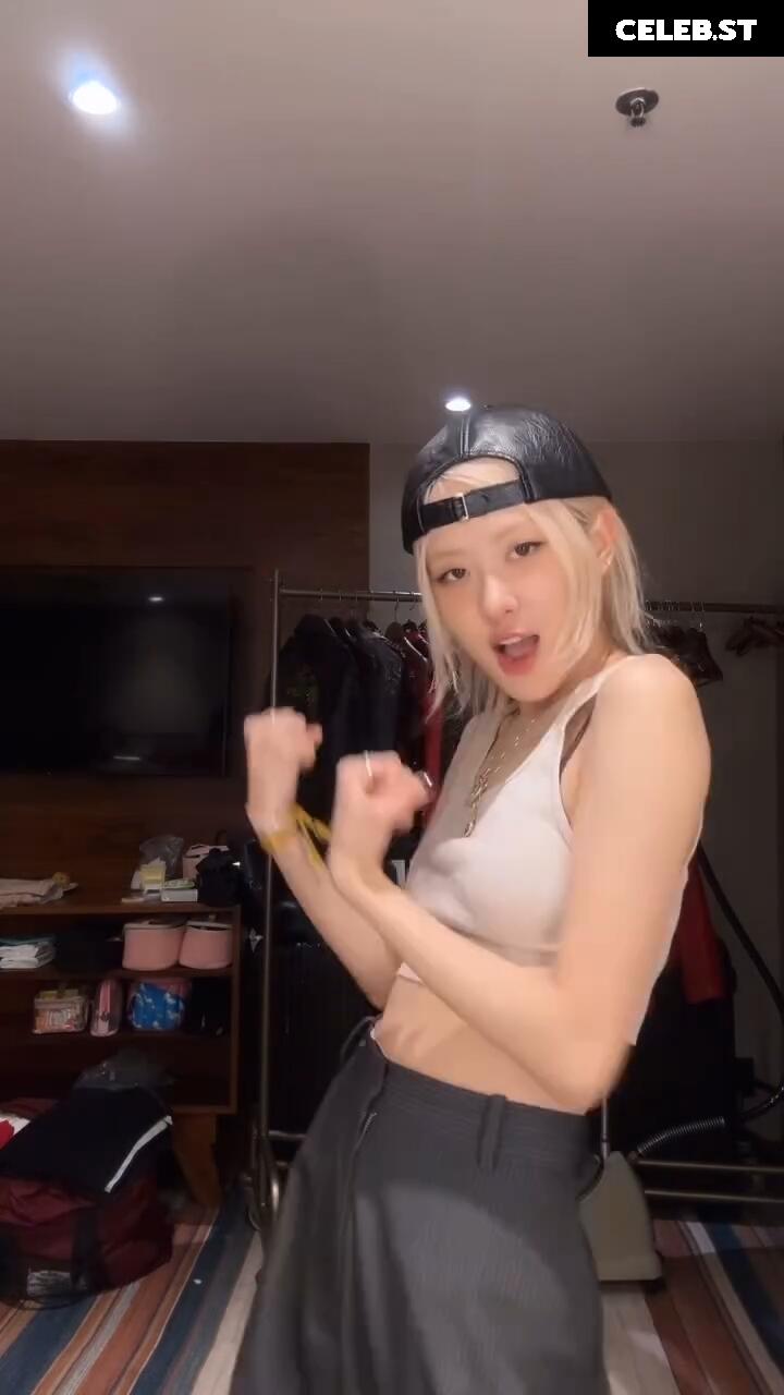 Rosé || Roseanne Park - BLΛƆKPIИK ( BLACKPINK ) Image 4475043