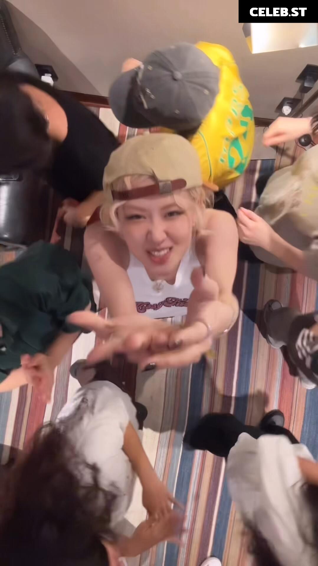 Rosé || Roseanne Park - BLΛƆKPIИK ( BLACKPINK ) Image 4476845