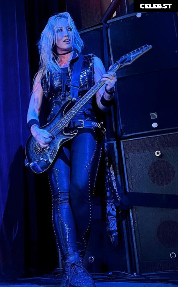 Women of Metal Image 4476803