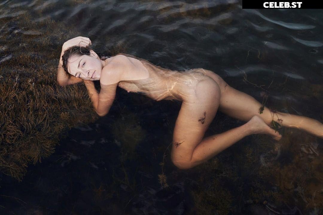EmilyArtmodel Image 447682