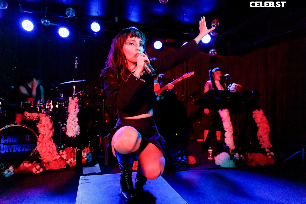 Lauren Mayberry (Singer) Image 4476598