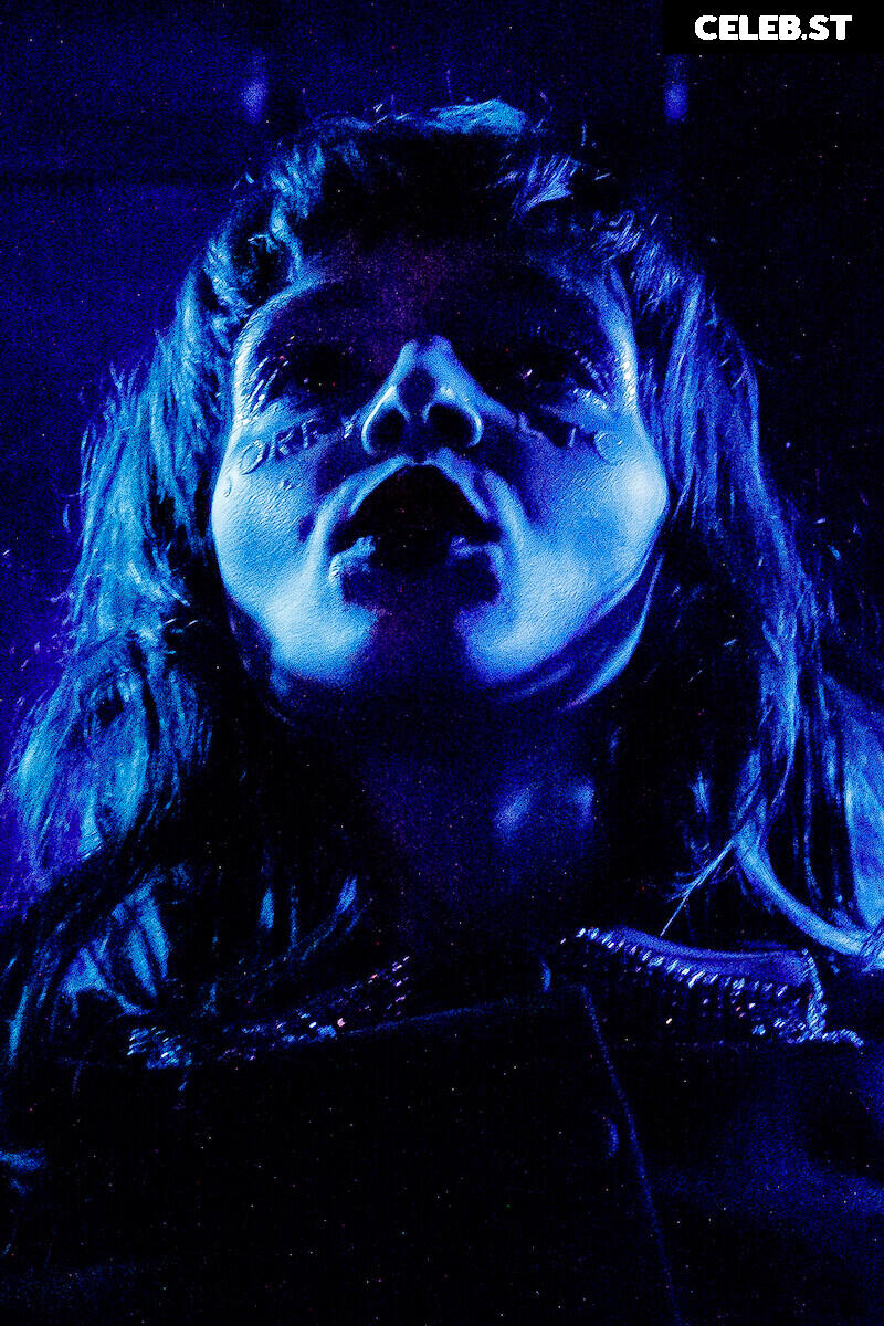 Lauren Mayberry (Singer) Image 4476491