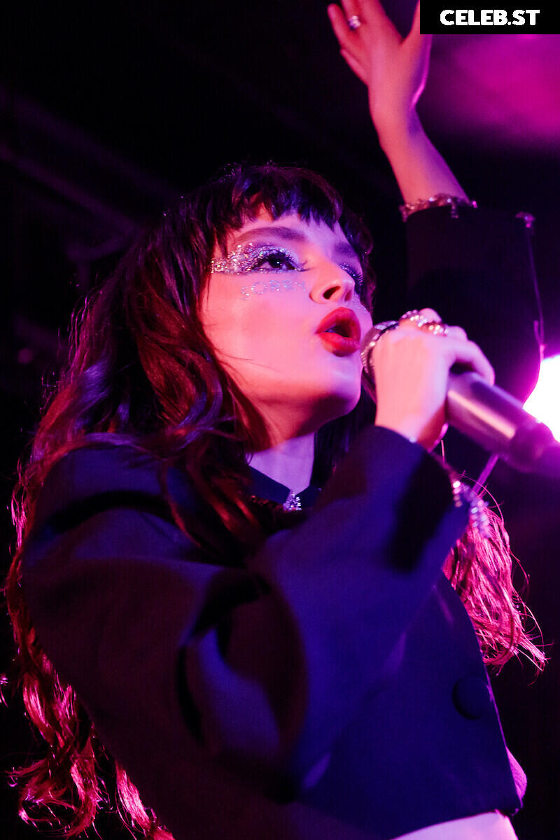 Lauren Mayberry (Singer) Image 4476749