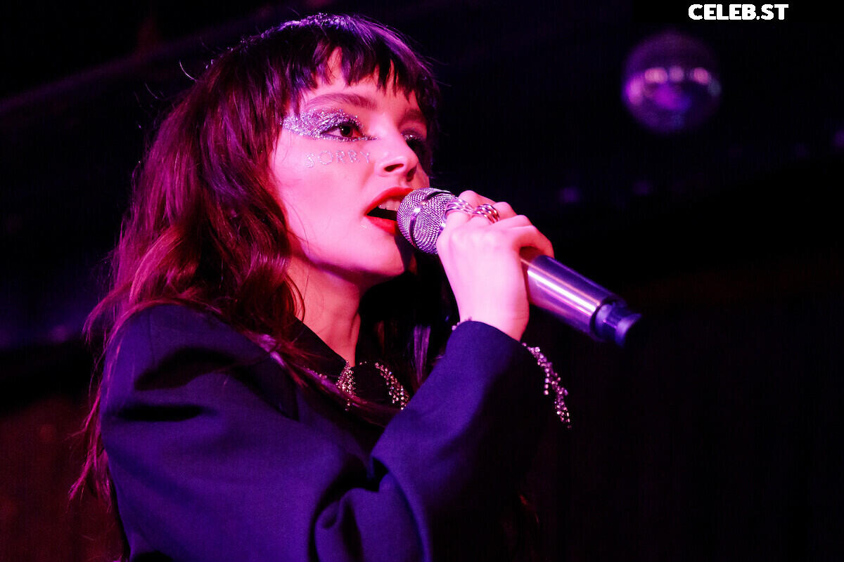 Lauren Mayberry (Singer) Image 4476736