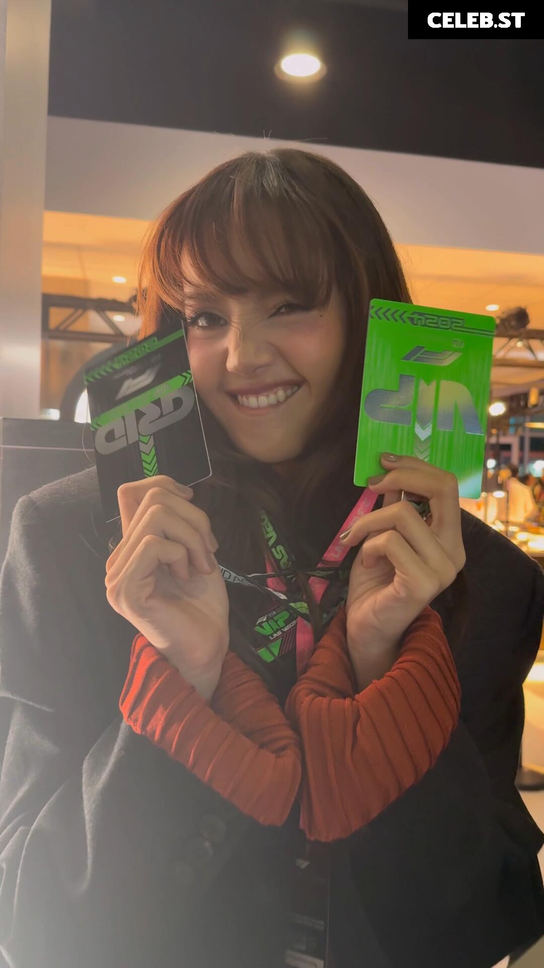 Lisa | BLΛƆKPIИK (Blackpink) Image 4476672