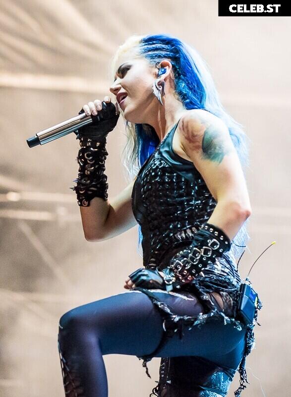 Women of Metal Image 4477826
