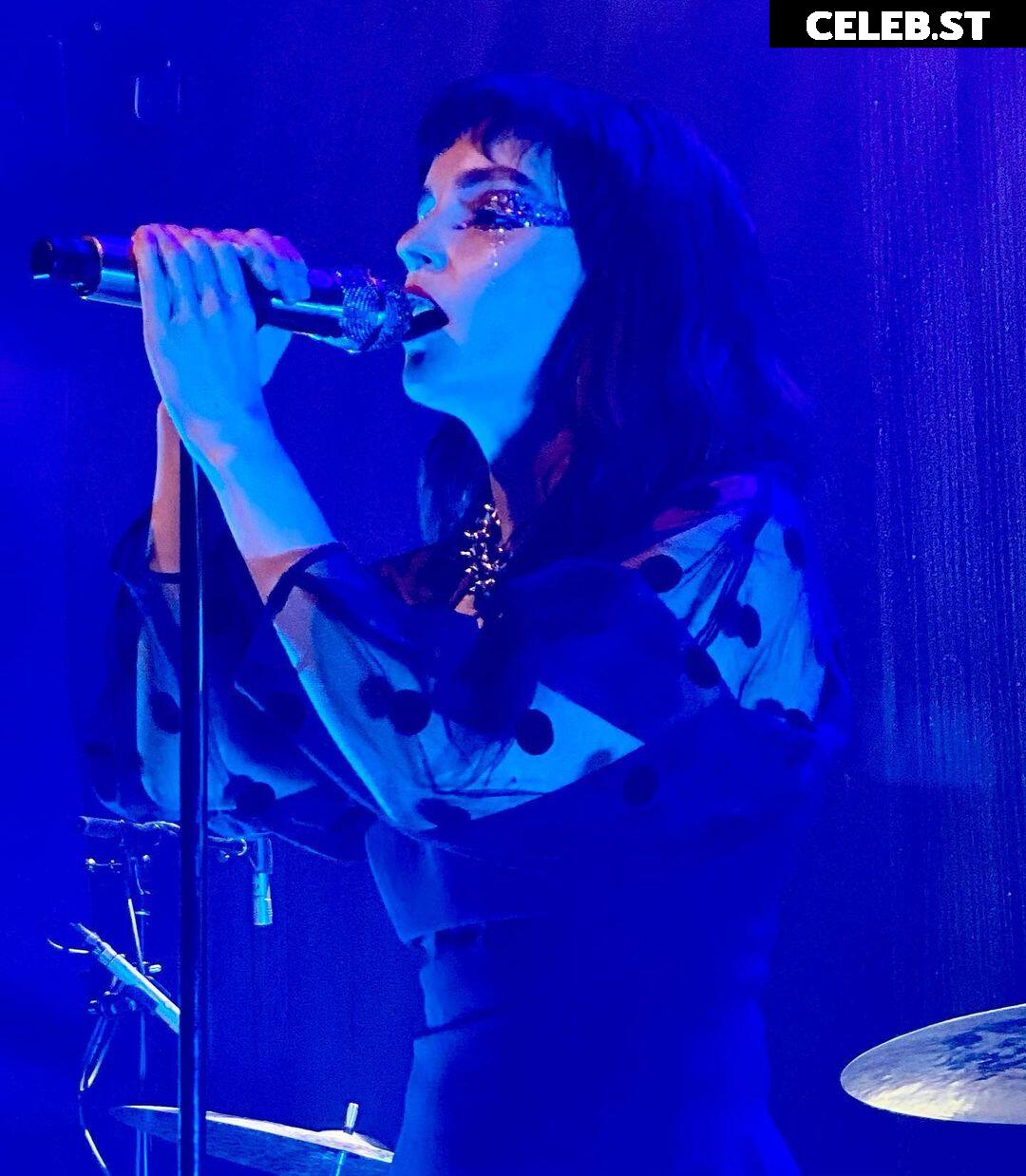 Lauren Mayberry (Singer) Image 4477584