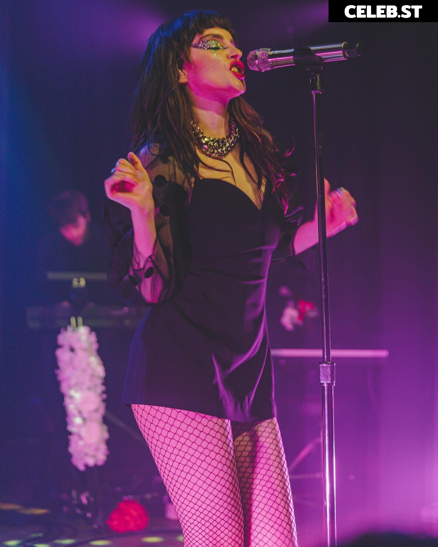 Lauren Mayberry (Singer) Image 4477460