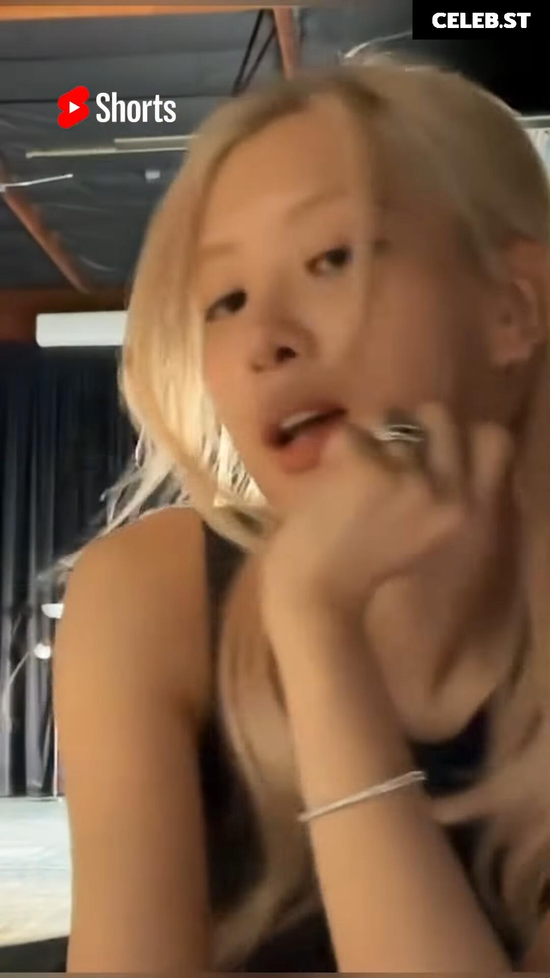 Rosé || Roseanne Park - BLΛƆKPIИK ( BLACKPINK ) Image 4477428