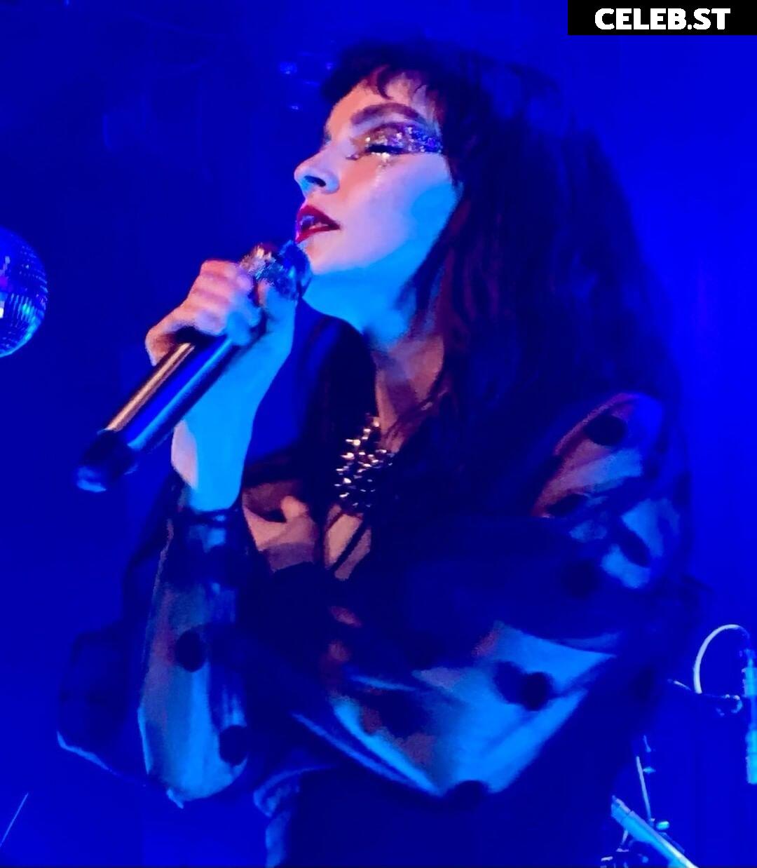 Lauren Mayberry (Singer) Image 4477730