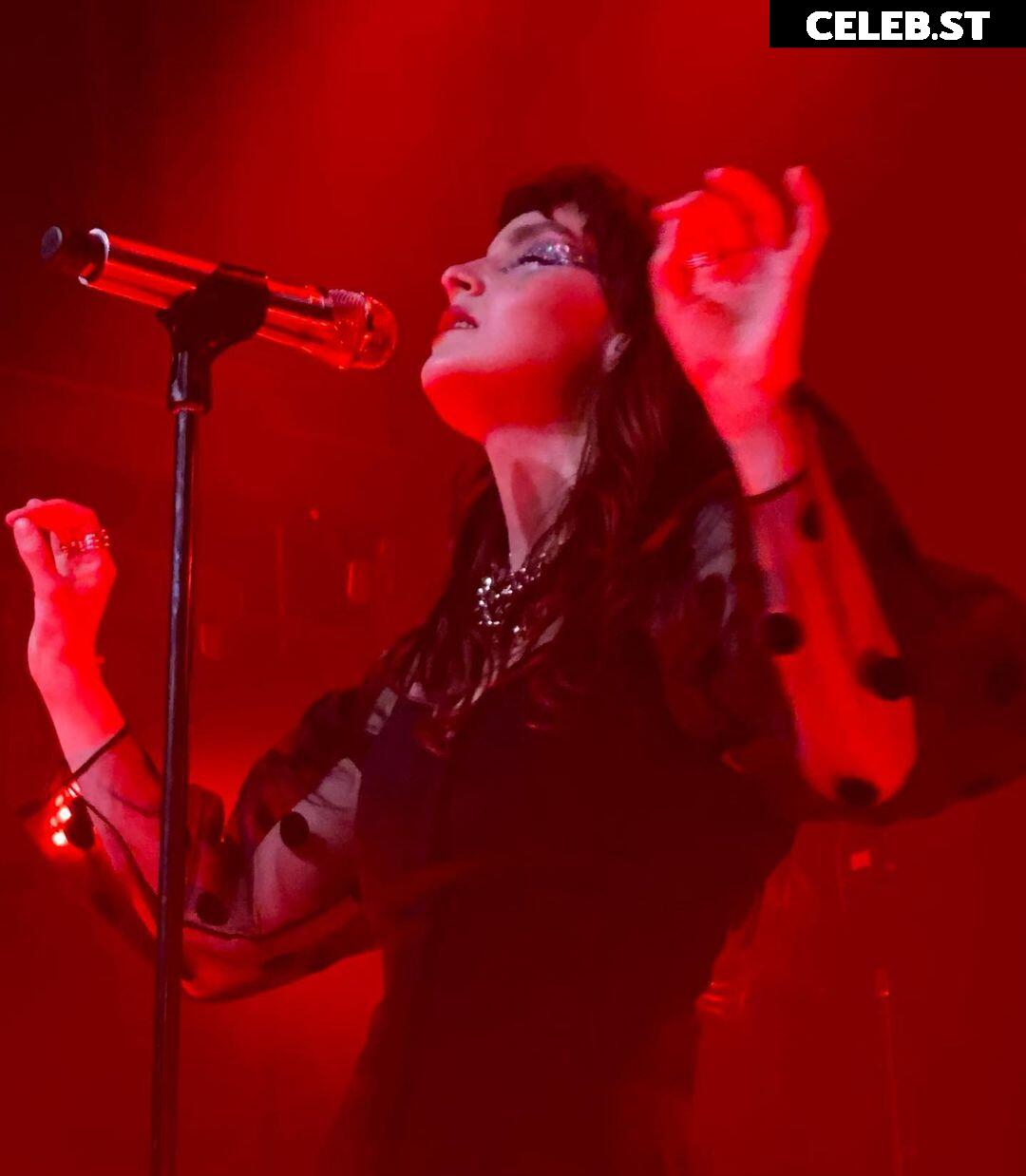 Lauren Mayberry (Singer) Image 4477675