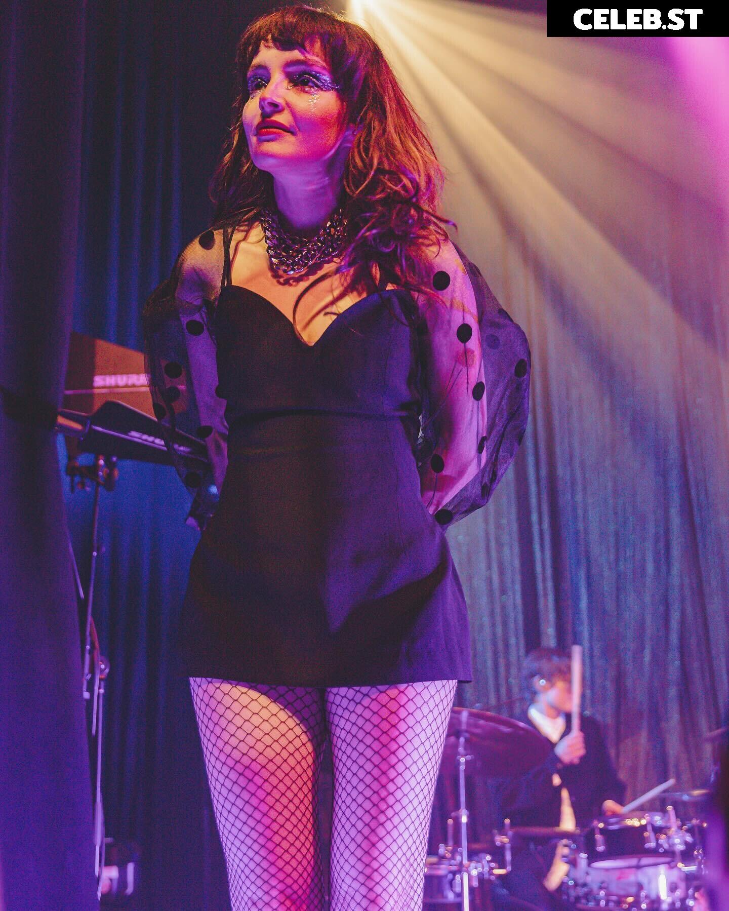 Lauren Mayberry (Singer) Image 4477394