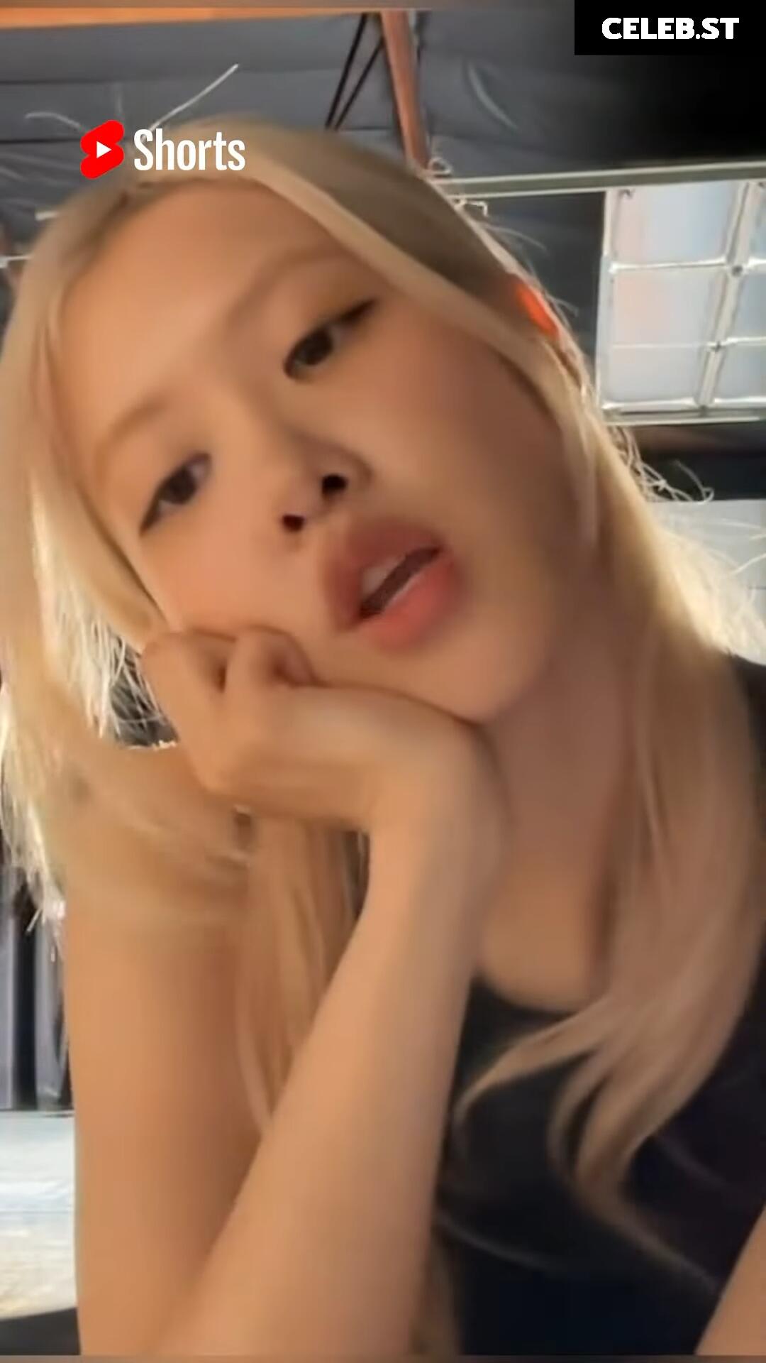 Rosé || Roseanne Park - BLΛƆKPIИK ( BLACKPINK ) Image 4477302