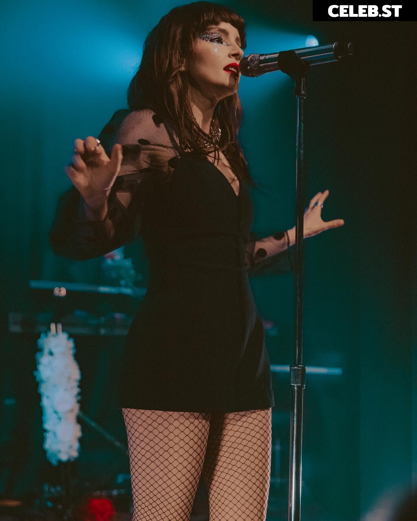 Lauren Mayberry (Singer) Image 4477307