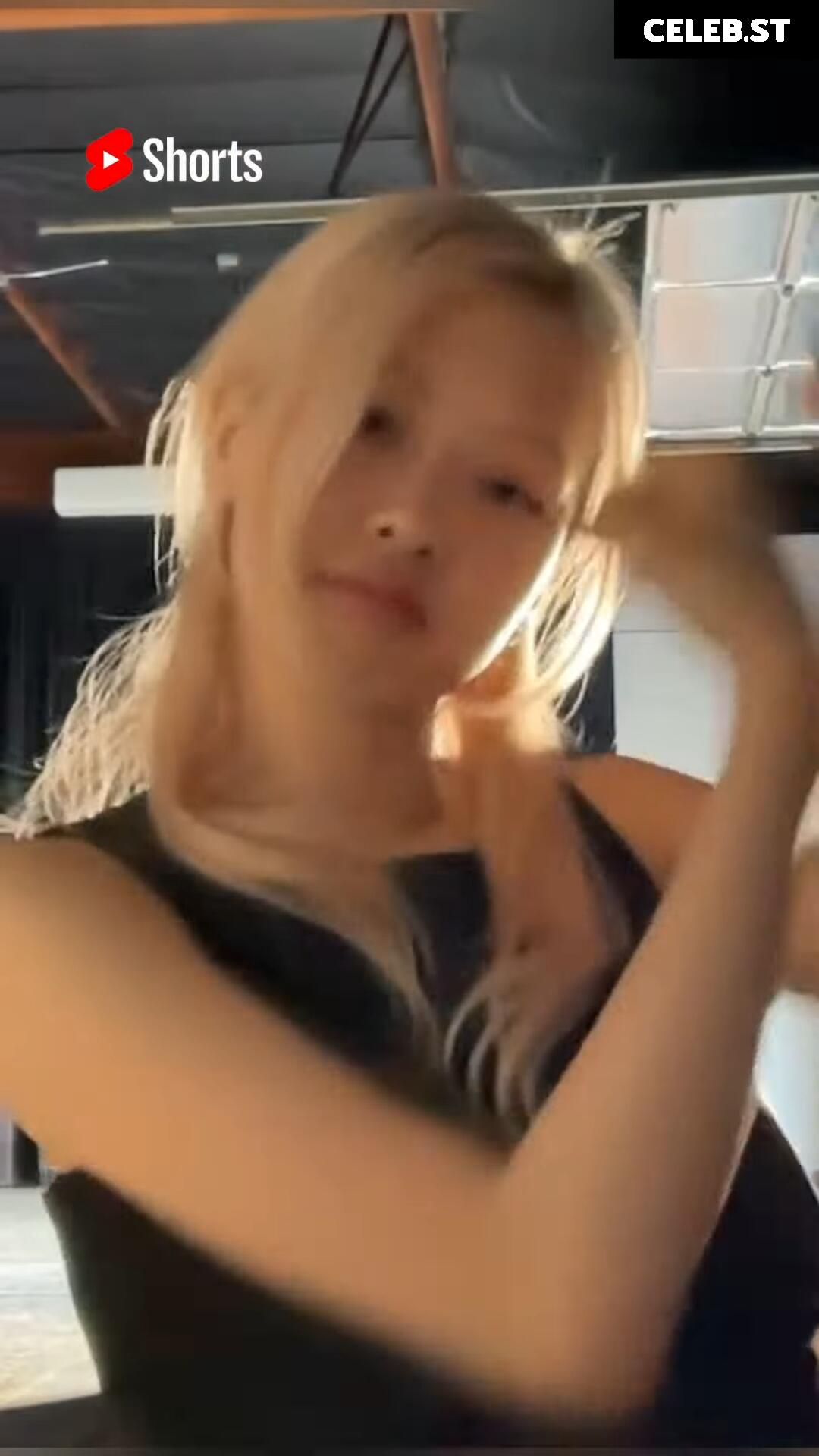 Rosé || Roseanne Park - BLΛƆKPIИK ( BLACKPINK ) Image 4477246