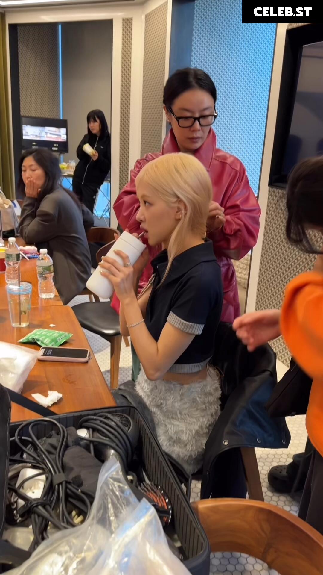 Rosé || Roseanne Park - BLΛƆKPIИK ( BLACKPINK ) Image 4474013